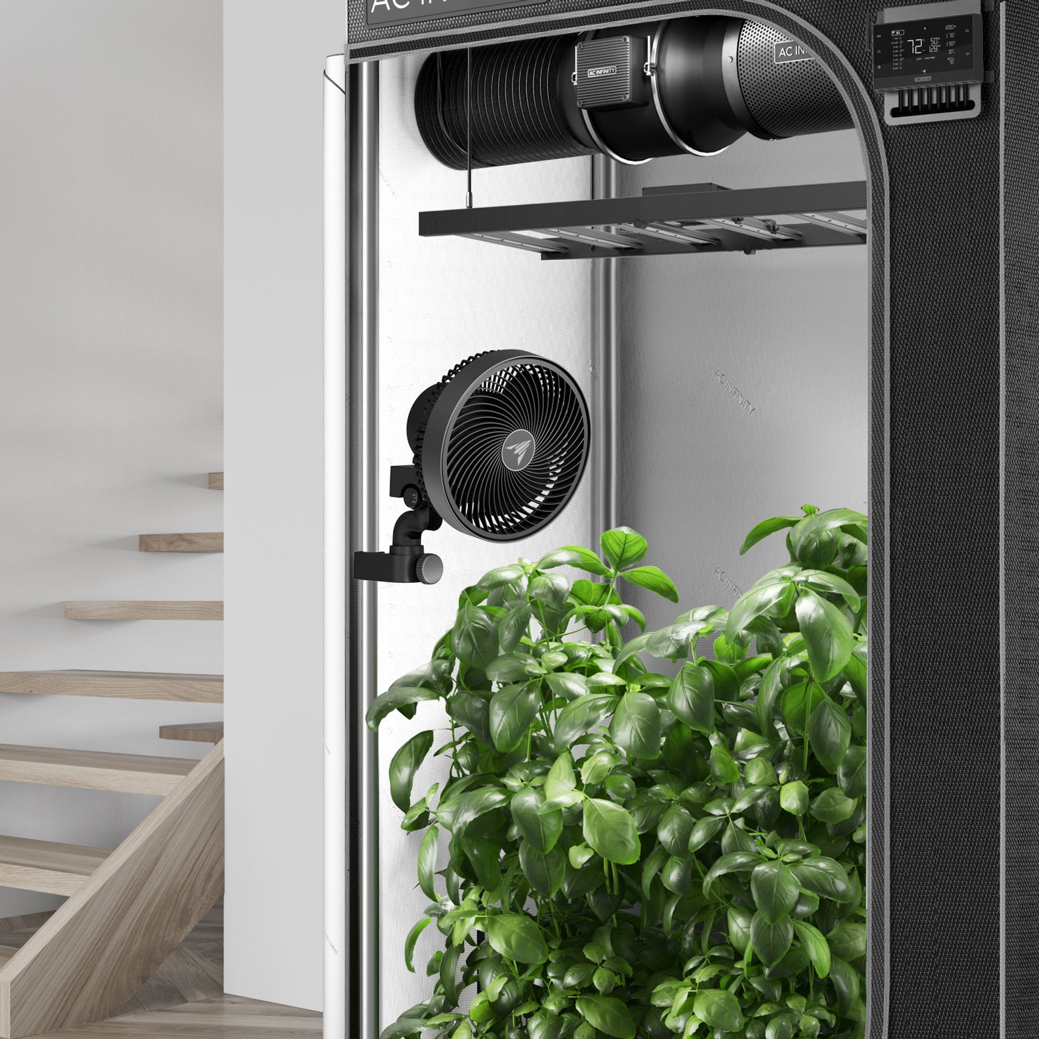 Clipfan on display in indoor tent, the cloudray s9 plant clip fan with wind-mode by ac infinity
