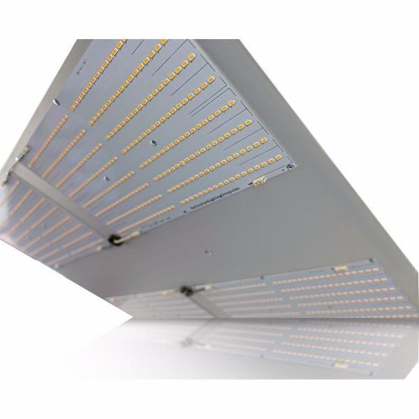 HLG 550 LED Grow Light Side view of bottom